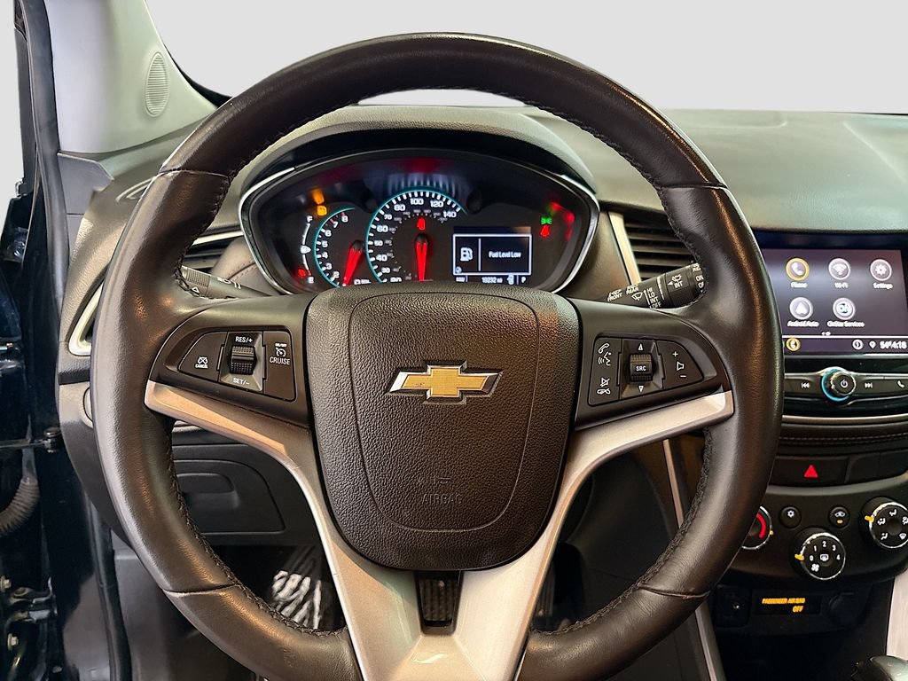 Used 2020 Chevrolet Trax LT w/ LT Convenience Package AWD/4WD image 11
