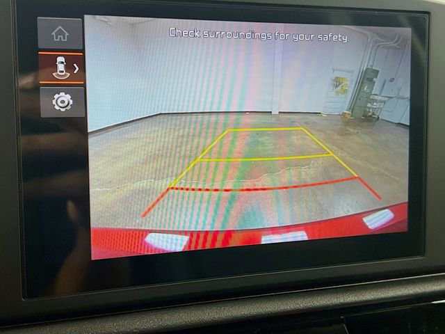 Used 2024 Kia Niro LX image 13