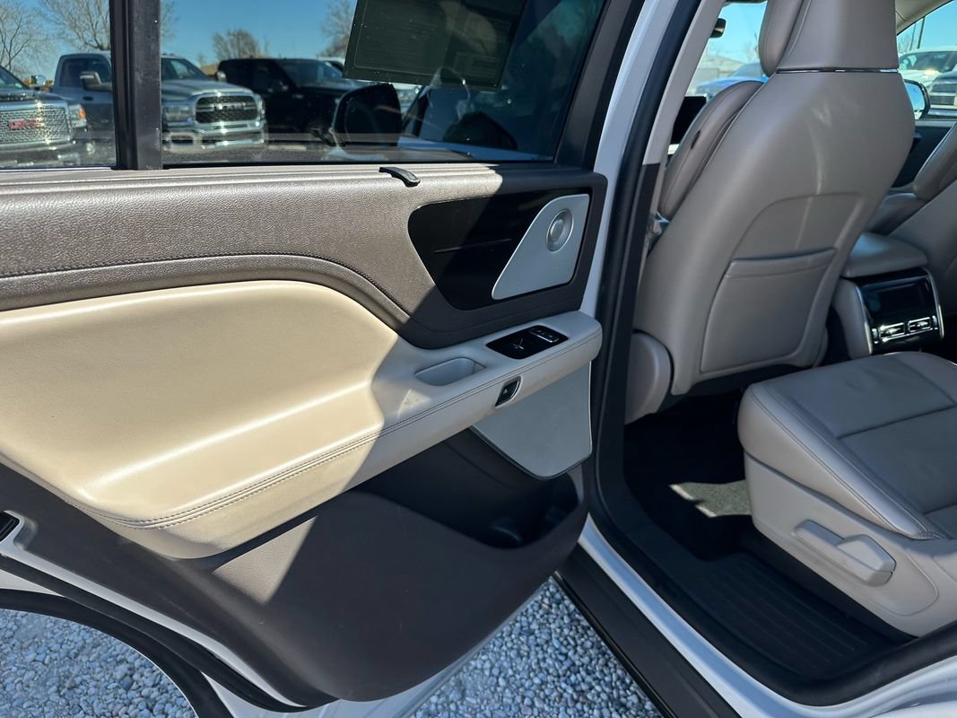 Used 2022 Lincoln Aviator Reserve w/ Equipment Group 201A AWD/4WD image 25