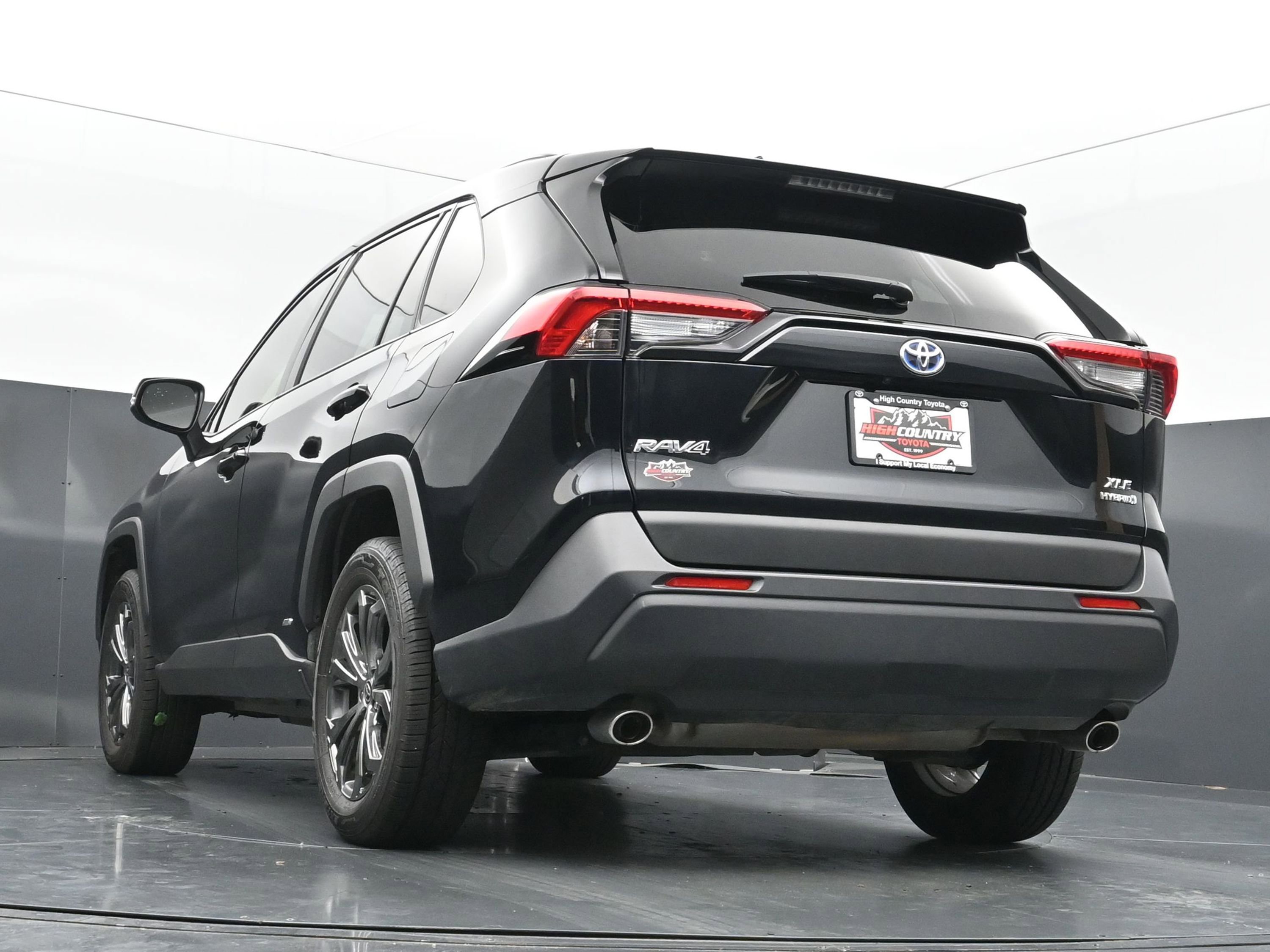 Used 2023 Toyota RAV4 XLE Premium AWD/4WD image 38