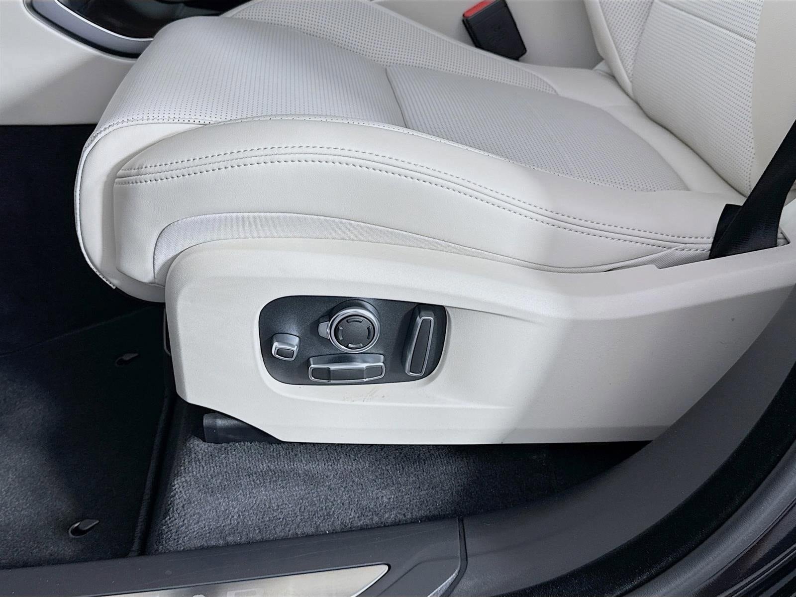 Used 2026 Jaguar F-PACE R-Dynamic S AWD/4WD image 22