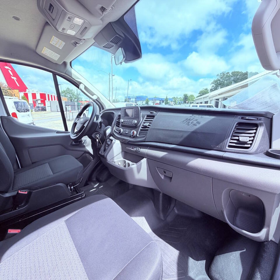 Used 2025 Ford Transit 250 Low Roof w/ Exterior Upgrade Package RWD image 12