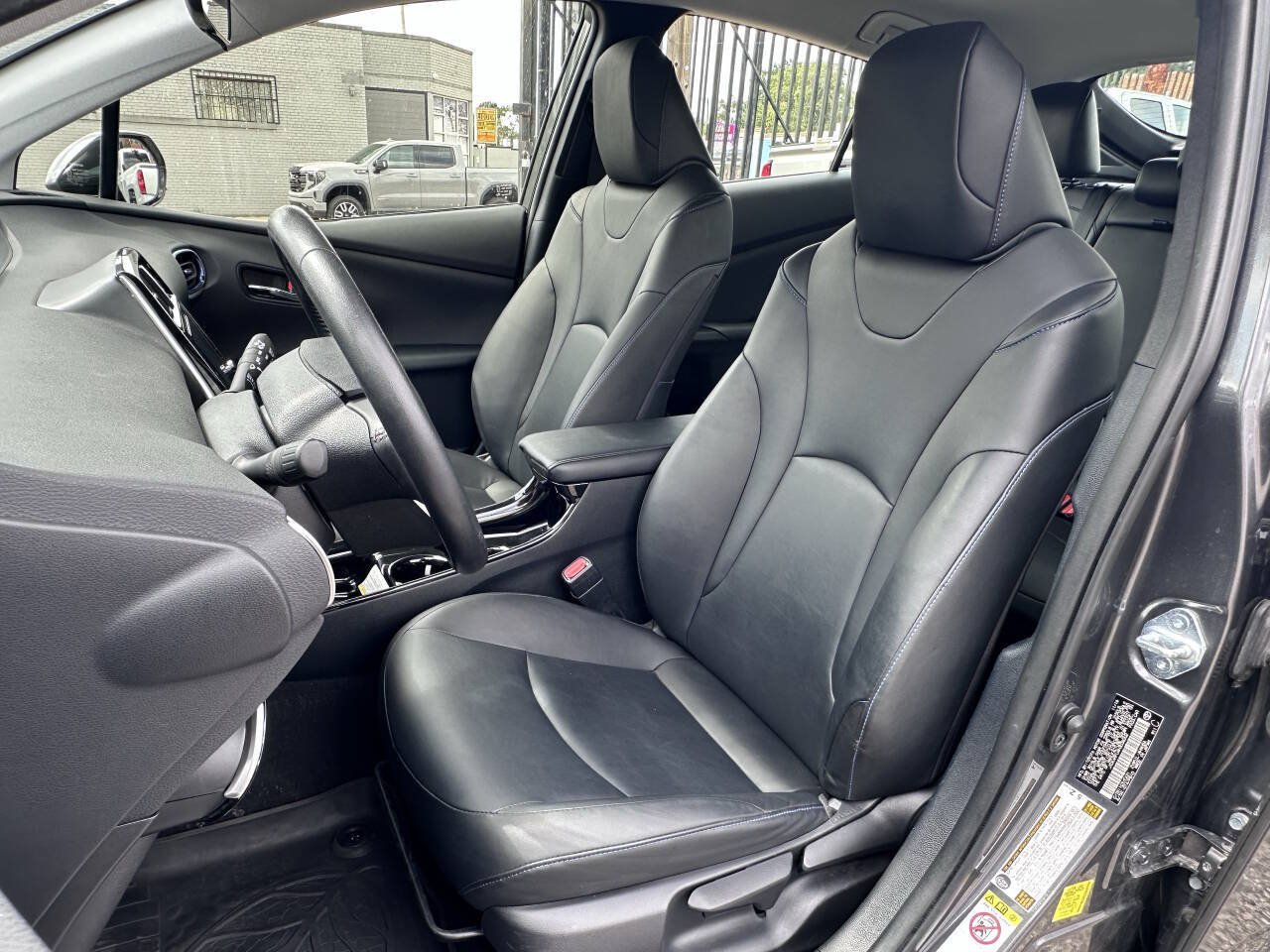 Used 2017 Toyota Prius Three Touring FWD image 29