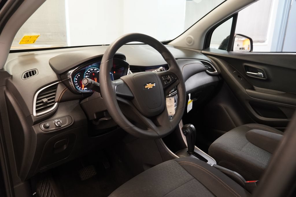 Used 2020 Chevrolet Trax LS FWD image 6