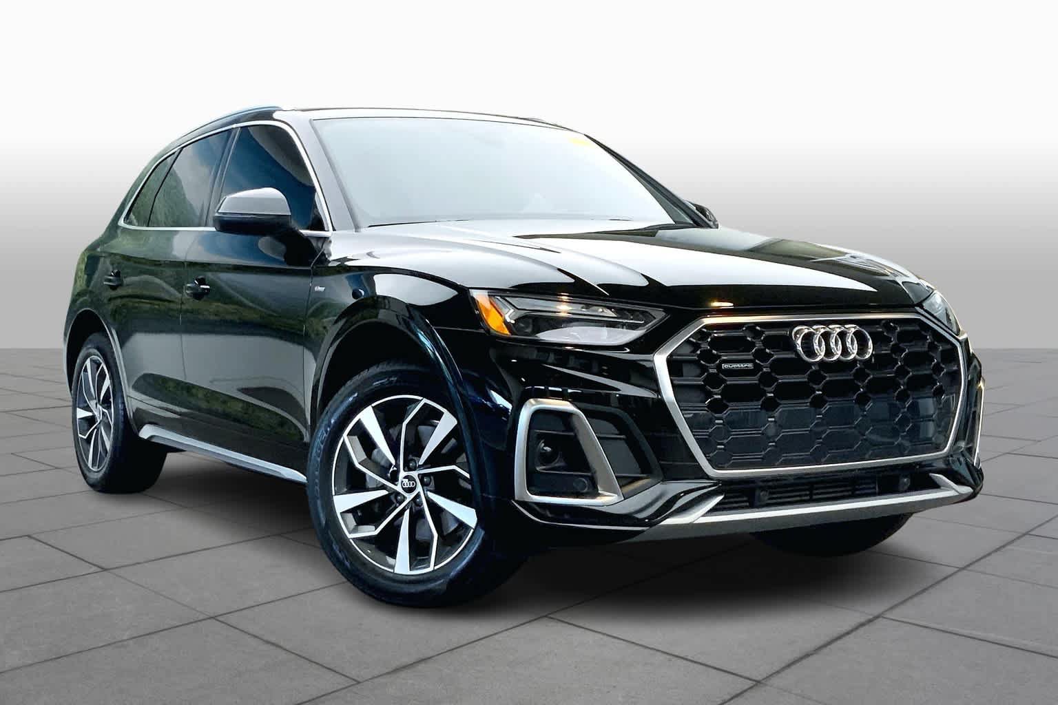 Used 2022 Audi Q5 2.0T Premium w/ Convenience Package AWD/4WD image 3