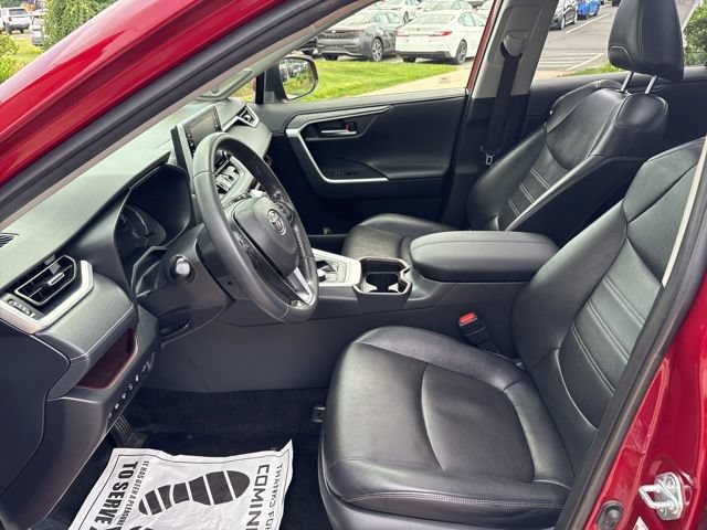 Used 2019 Toyota RAV4 Limited w/ Advanced Technology Package AWD/4WD image 24