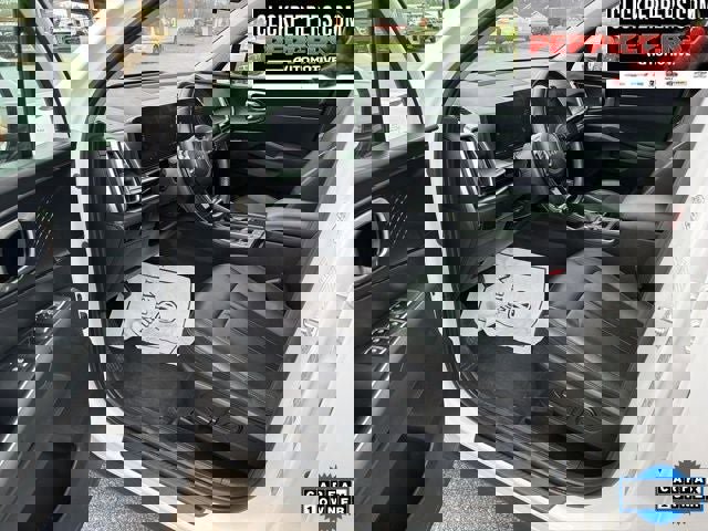 Used 2024 Kia Sorento S image 6