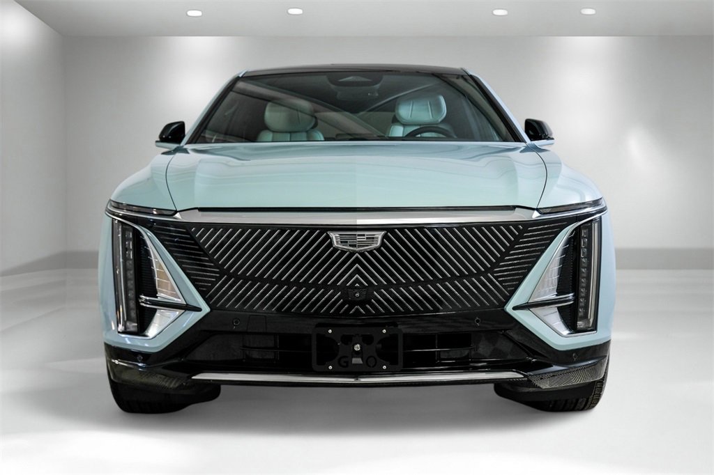 Used 2024 Cadillac Lyriq Luxury image 7