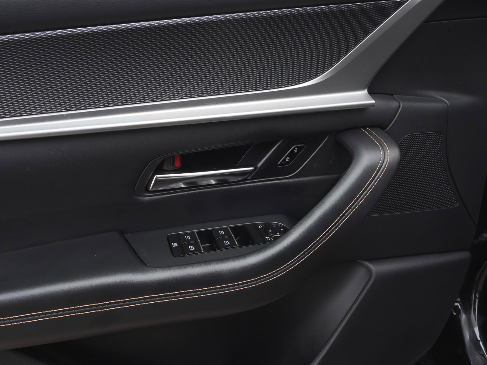 Used 2024 MAZDA CX-90 Plug-In Hybrid w/ Preferred image 10