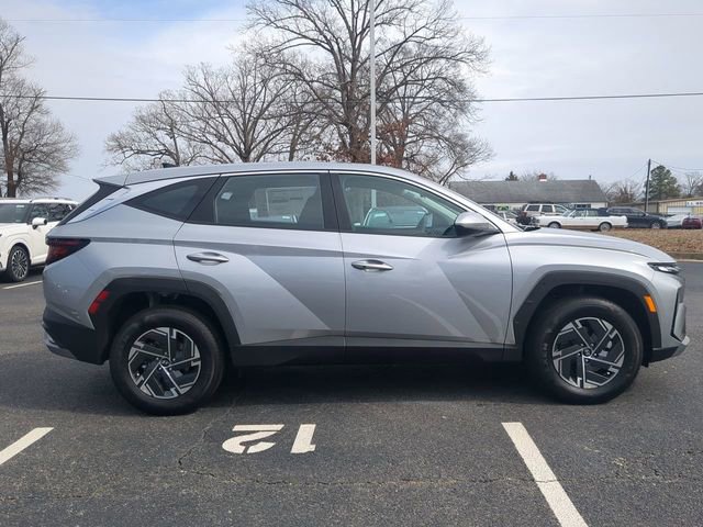 New 2026 Hyundai Tucson Blue SE image 3