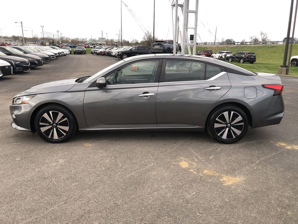 Used 2022 Nissan Altima 2.5 SV FWD image 11