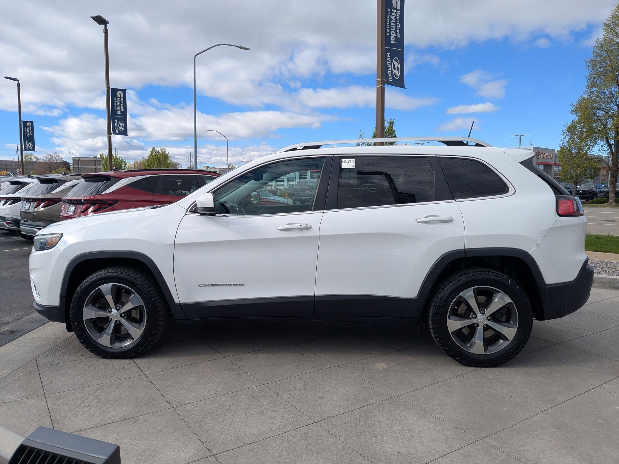 Used 2019 Jeep Cherokee Limited AWD/4WD image 8