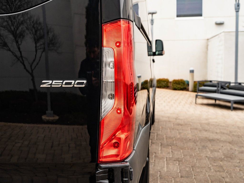 Used 2023 Mercedes-Benz Sprinter 2500 image 9