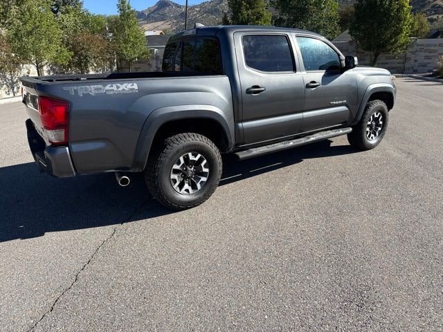 Used 2016 Toyota Tacoma TRD Off-Road AWD/4WD image 9