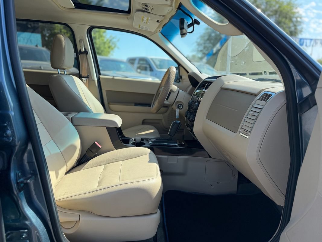 Used 2011 Ford Escape Limited w/ 302A Rapid Spec Order Code AWD/4WD image 9