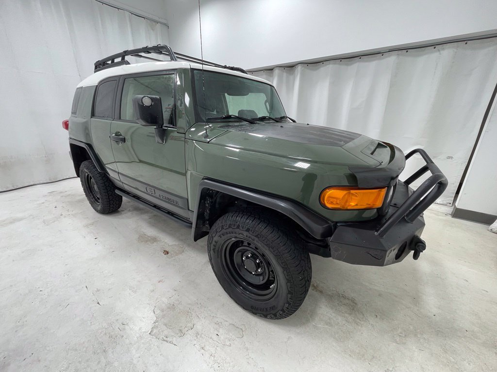 Used 2014 Toyota FJ Cruiser 4WD w/ Upgrade Package image 3