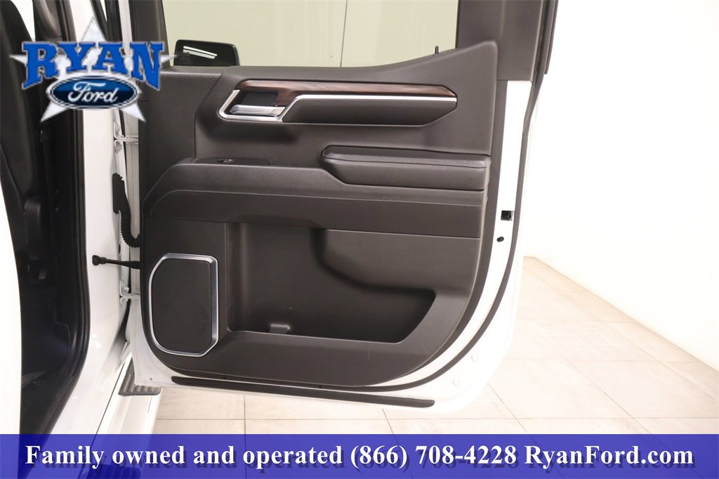 Used 2022 GMC Sierra 1500 SLT w/ SLT Convenience Package image 13