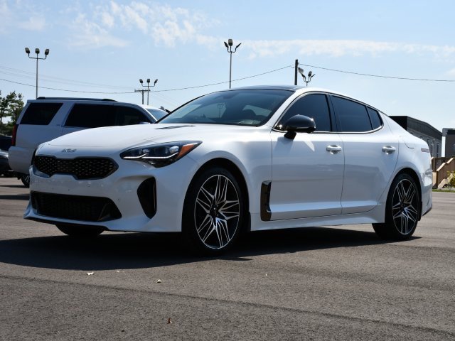 Used 2022 Kia Stinger GT2 image 3
