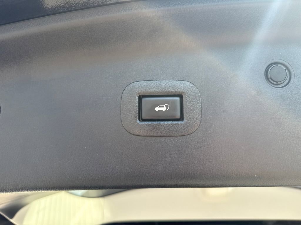 Used 2019 Nissan Armada Platinum AWD/4WD image 19