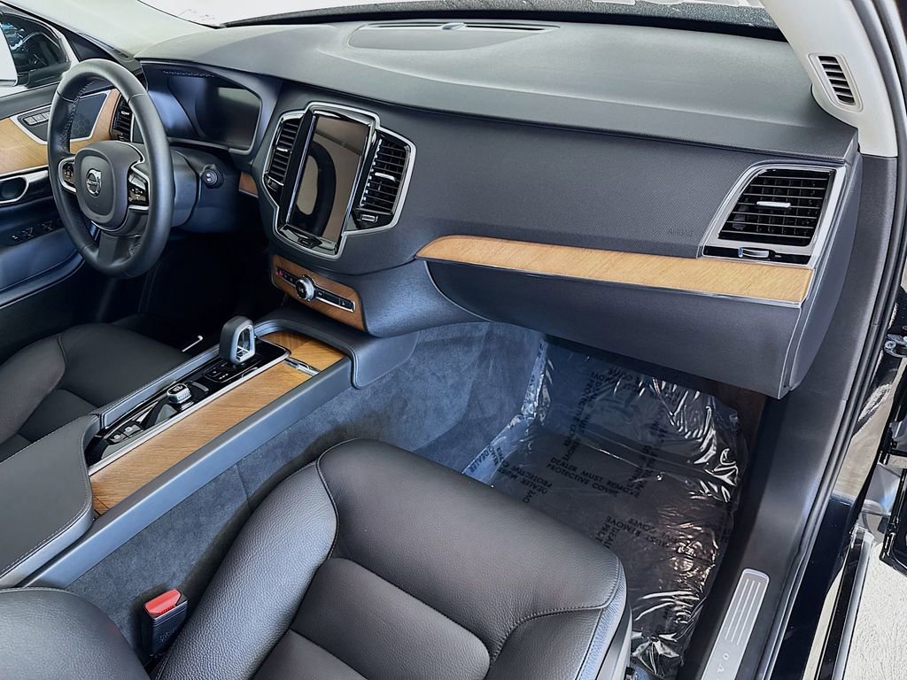 Used 2025 Volvo XC90 B6 Ultra image 31