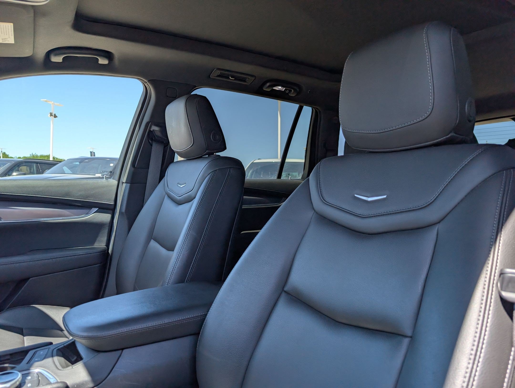 Certified 2024 Cadillac XT6 Luxury w/ LPO, Floor Liner Package AWD/4WD image 24