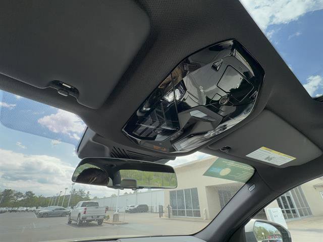 Certified 2024 BMW 530i xDrive w/ M Sport Package image 21