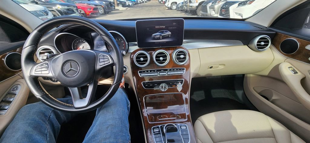Used 2016 Mercedes-Benz C 300 4MATIC Sedan image 4