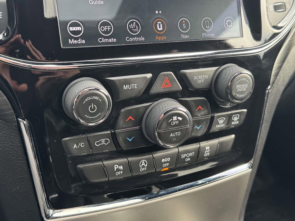 Used 2020 Jeep Grand Cherokee Altitude image 24