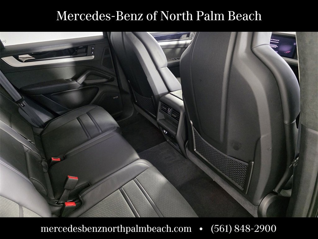 Used 2025 Porsche Cayenne GTS image 29