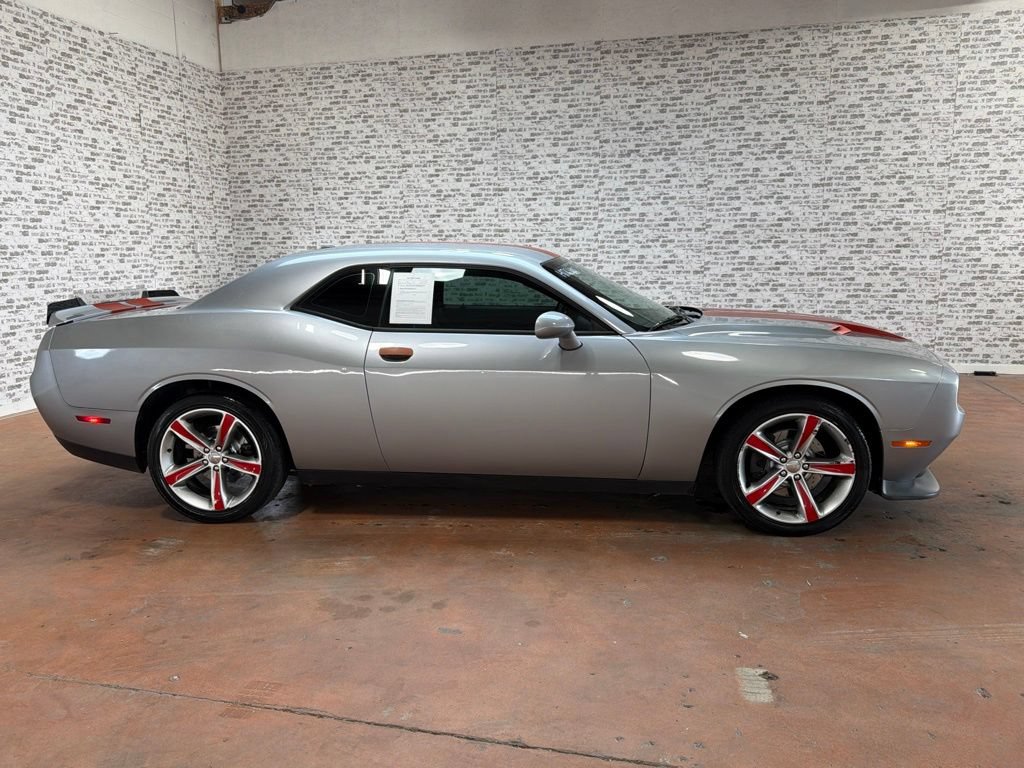 Used 2016 Dodge Challenger SXT w/ Super Sport Group (SS/T) RWD image 8