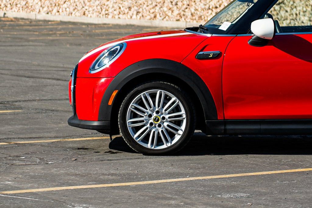 Certified 2024 MINI Cooper SE image 8