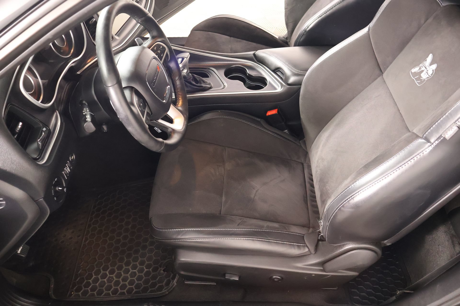 Used 2015 Dodge Challenger R/T Scat Pack RWD image 10