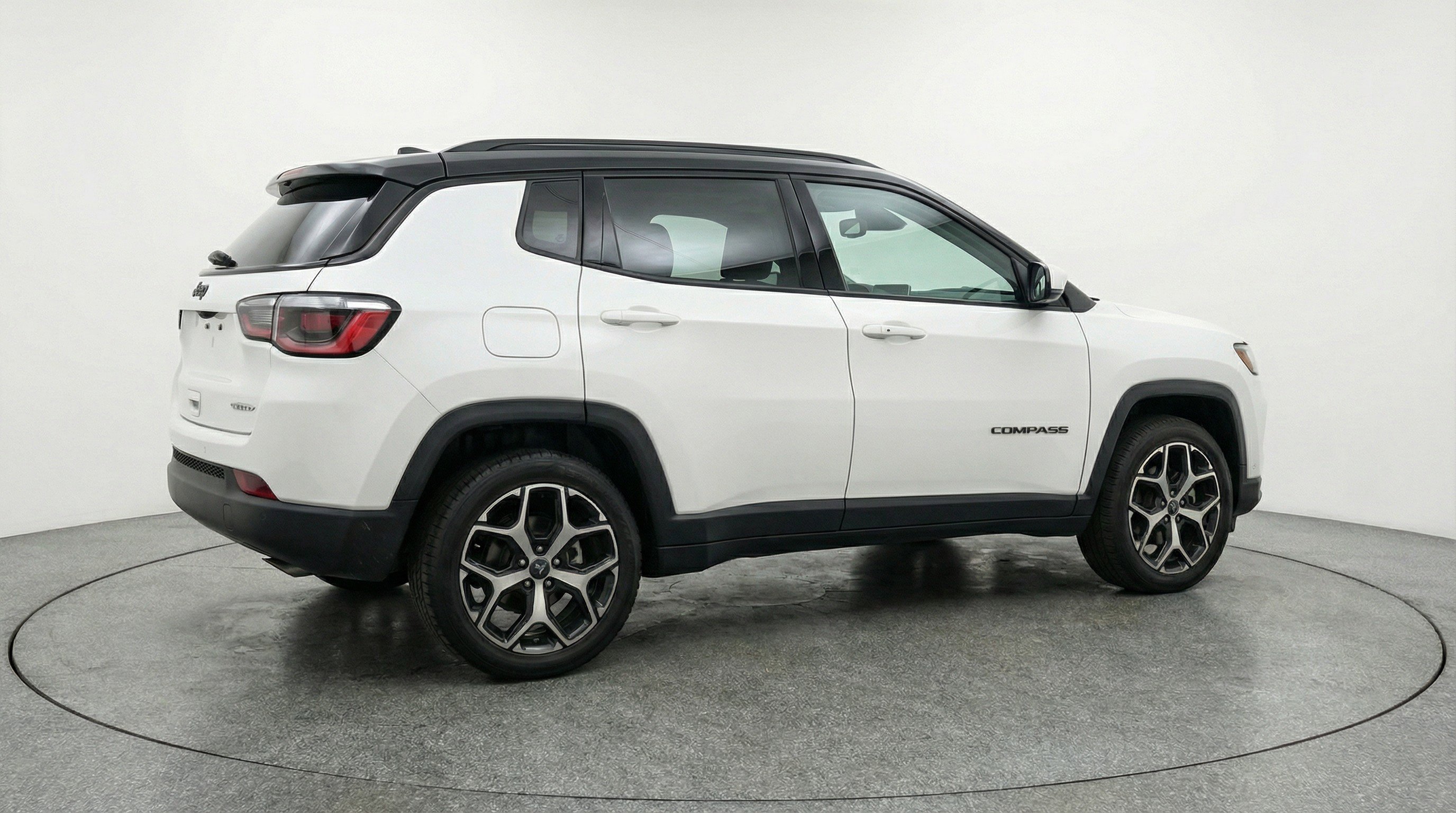 Used 2025 Jeep Compass Limited image 9