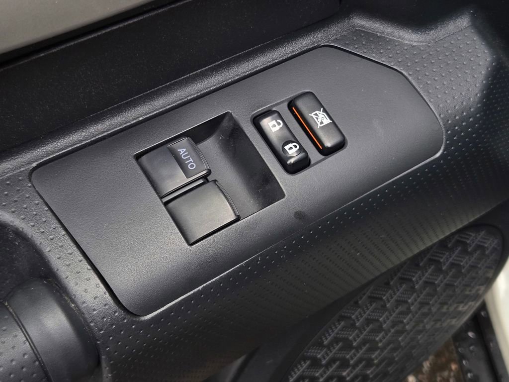 Used 2014 Toyota FJ Cruiser 4WD w/ Convenience Package image 12