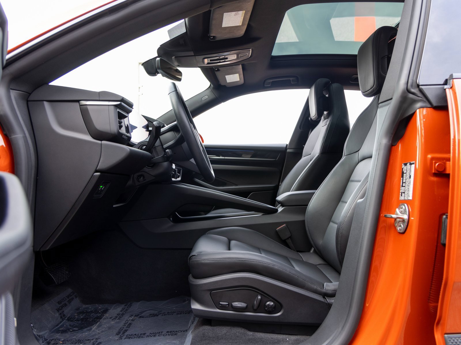 Certified 2025 Porsche Macan Electric image 24