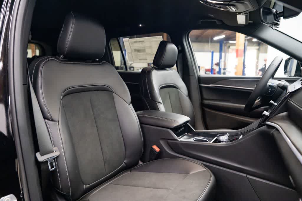 New 2026 Jeep Grand Cherokee L 4WD image 30