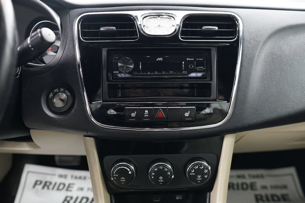 Used 2012 Chrysler 200 Limited FWD image 26