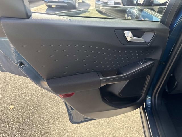 Used 2020 Ford Escape SE image 16