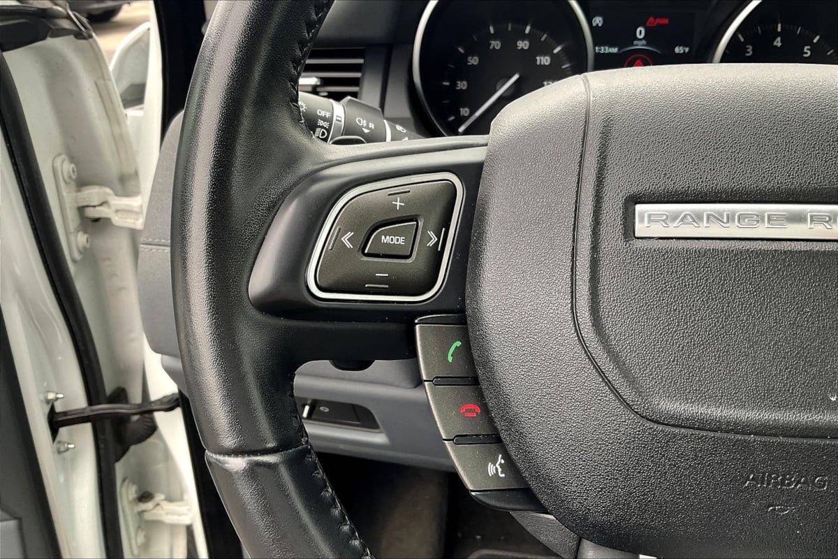 Used 2018 Land Rover Range Rover Evoque SE AWD/4WD image 18