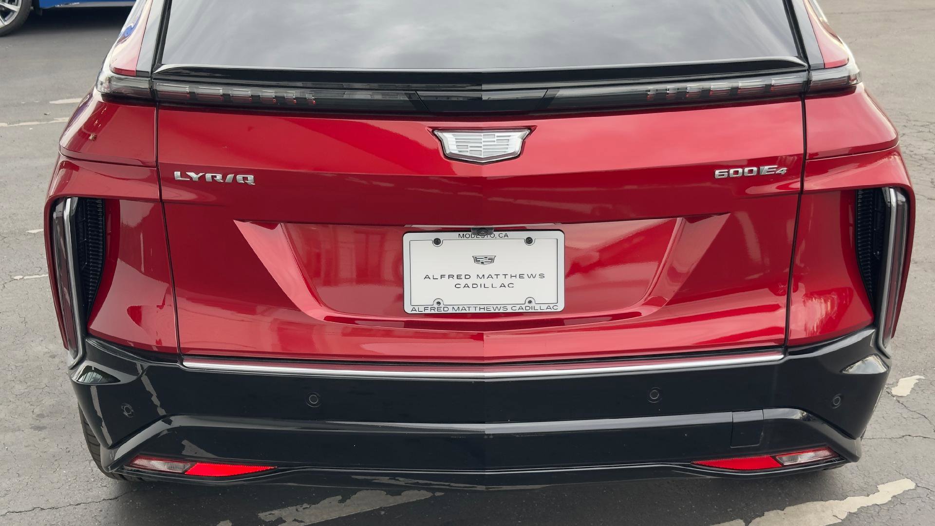 New 2026 Cadillac Lyriq Luxury AWD/4WD image 4