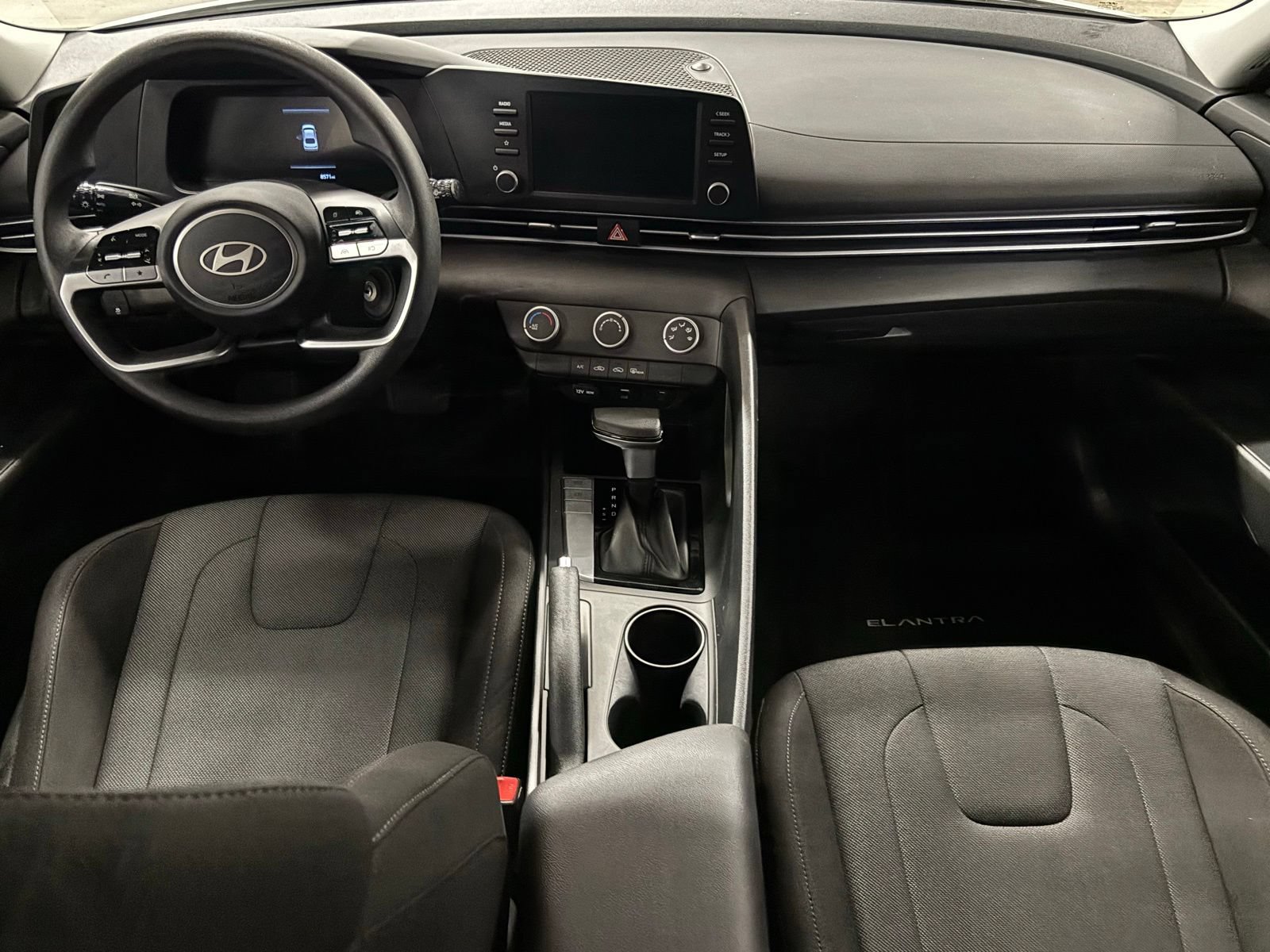 Certified 2025 Hyundai Elantra SE FWD image 7