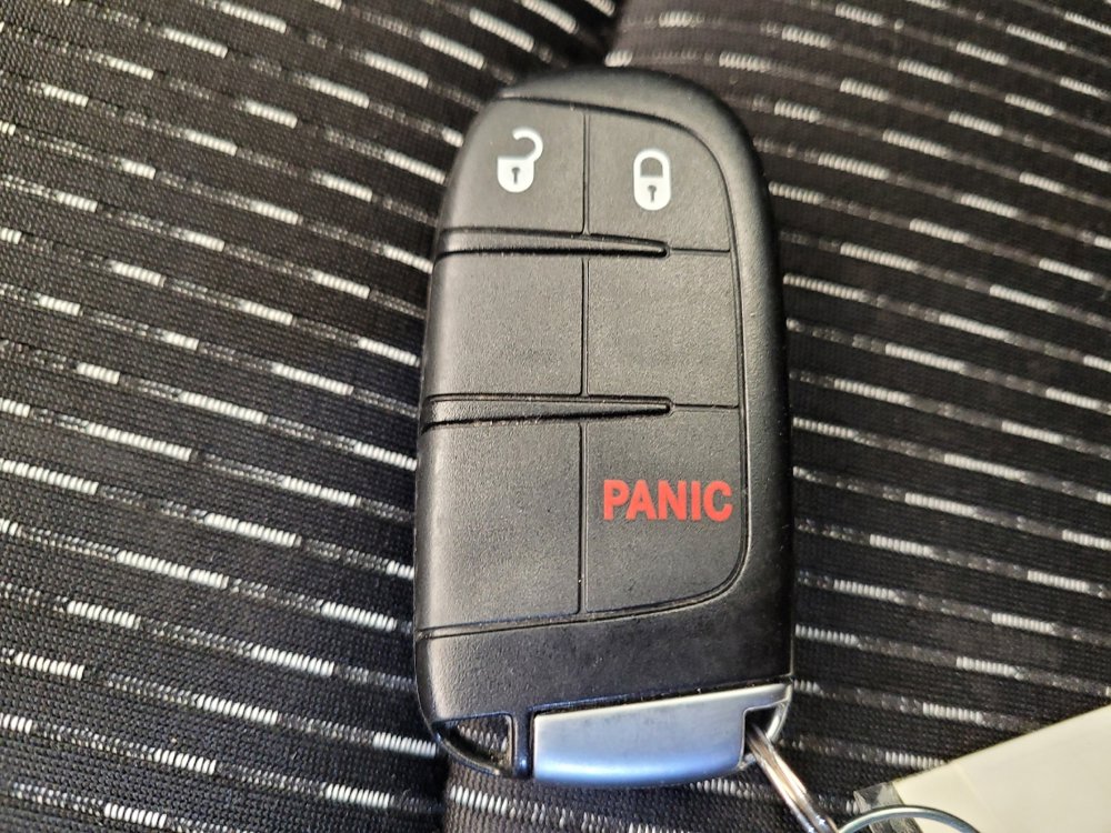 Used 2019 Dodge Journey SE image 32