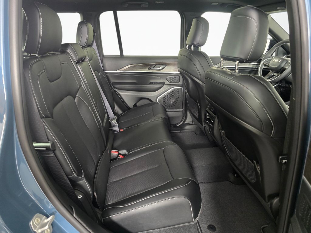 New 2026 Jeep Grand Cherokee Limited AWD/4WD image 43