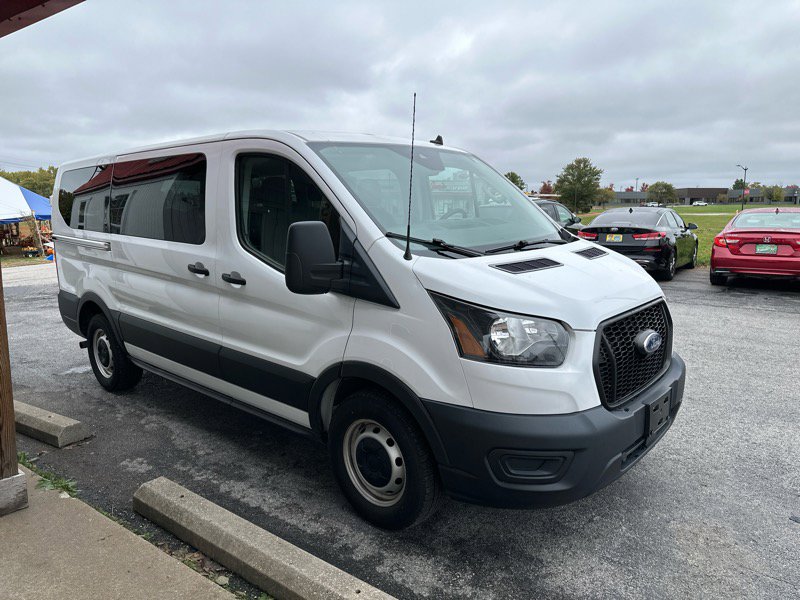 Used 2021 Ford Transit 150 XL image 3