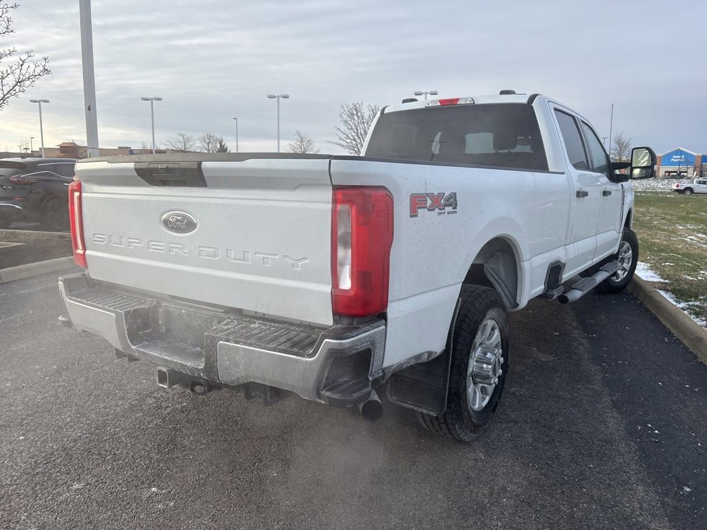 Used 2023 Ford F350 XLT w/ FX4 Off-Road Package image 10