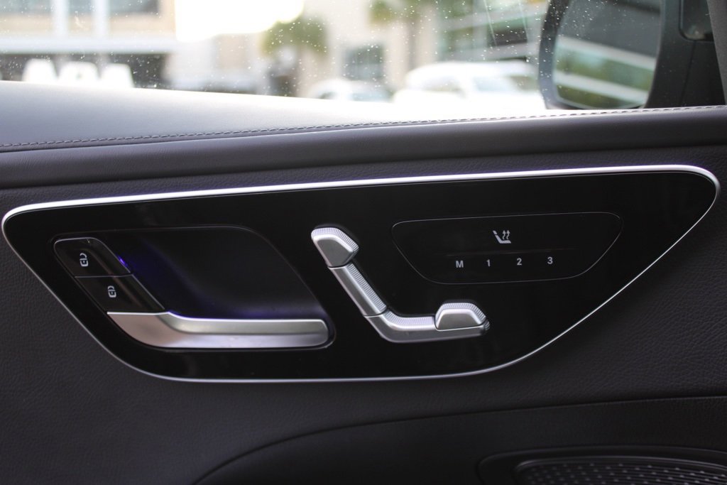 Used 2023 Mercedes-Benz C 300 Sedan image 13