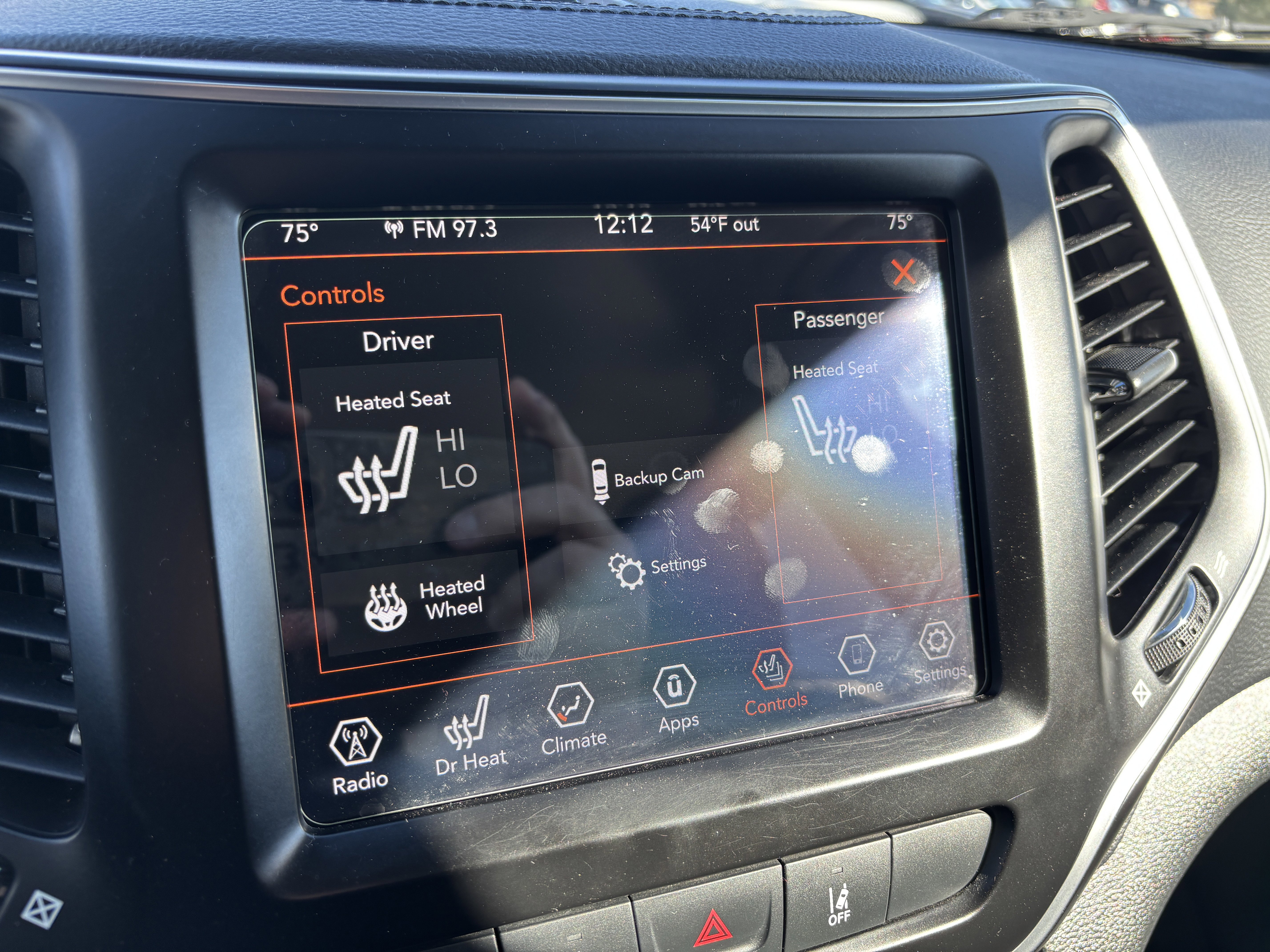 Used 2022 Jeep Cherokee Latitude Lux w/ Mopar Interior Package AWD/4WD image 20