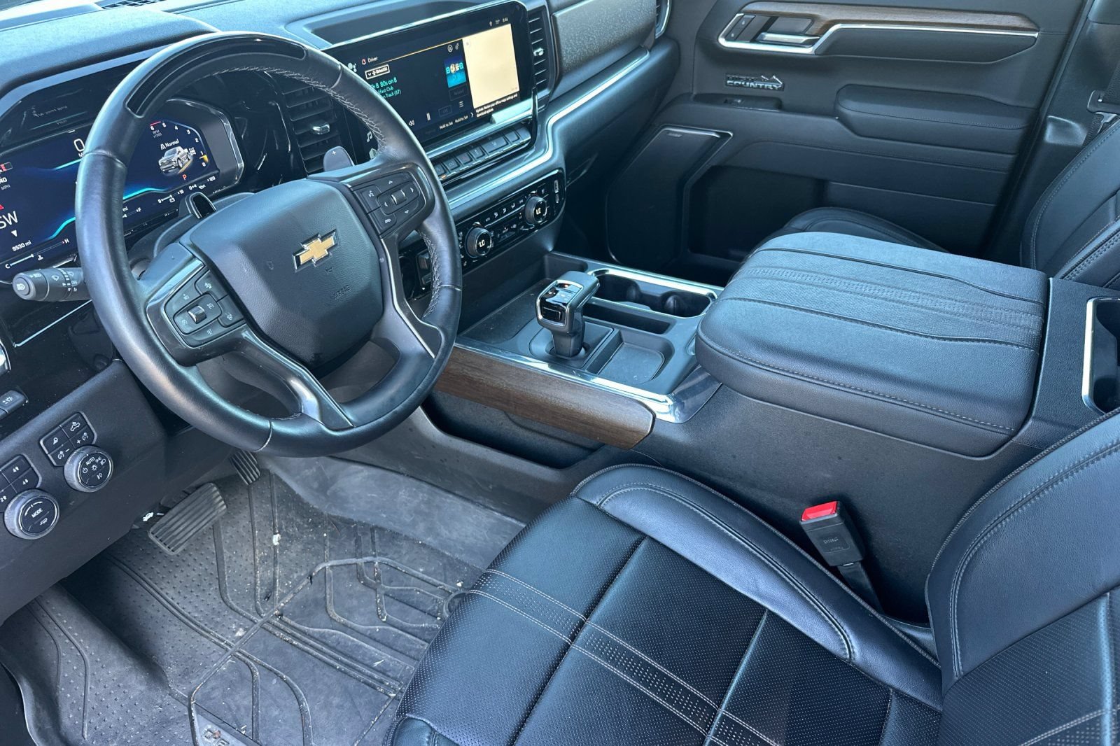 Used 2025 Chevrolet Silverado 1500 High Country AWD/4WD image 10