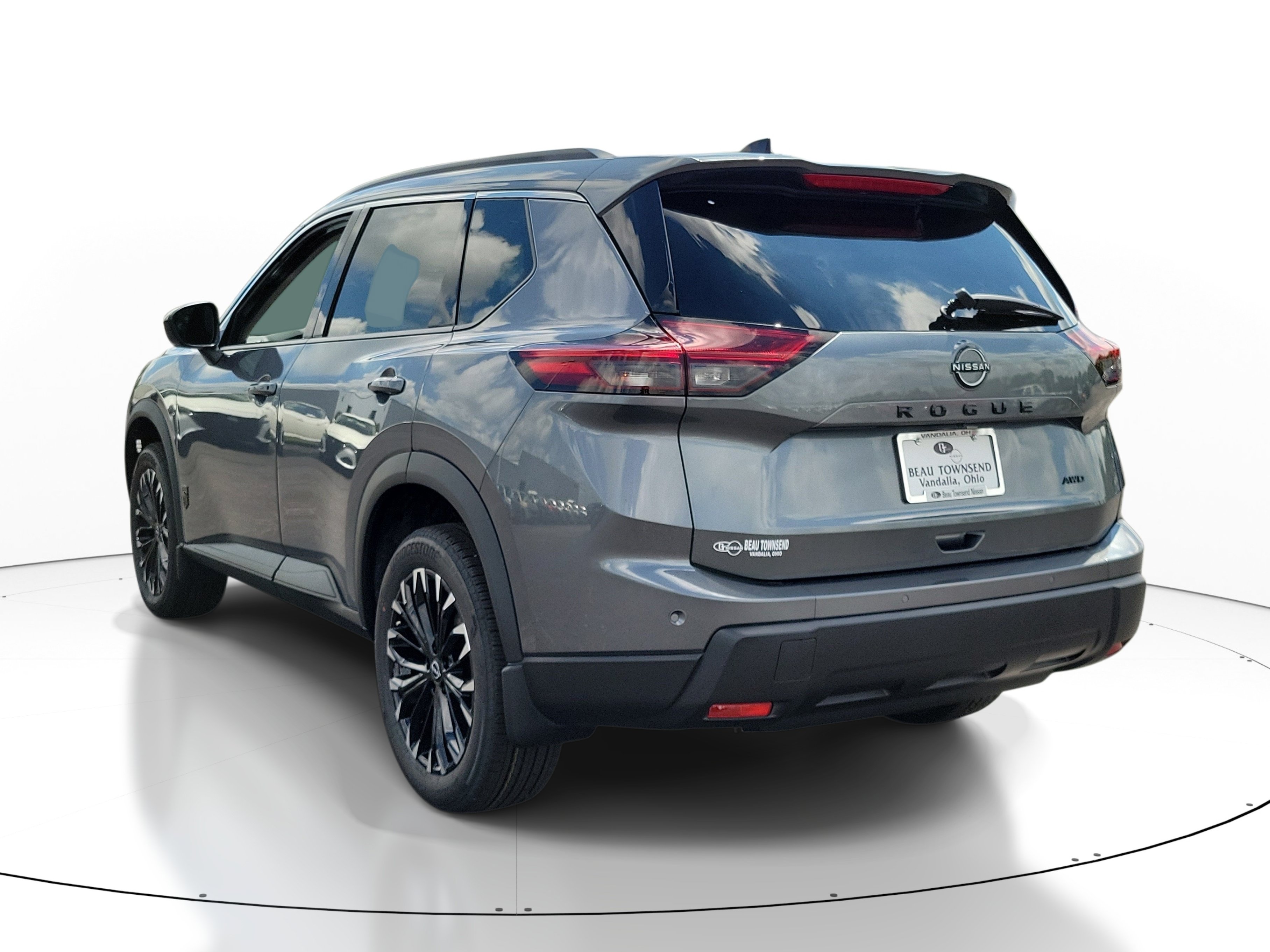 New 2026 Nissan Rogue Dark Armor AWD/4WD image 3