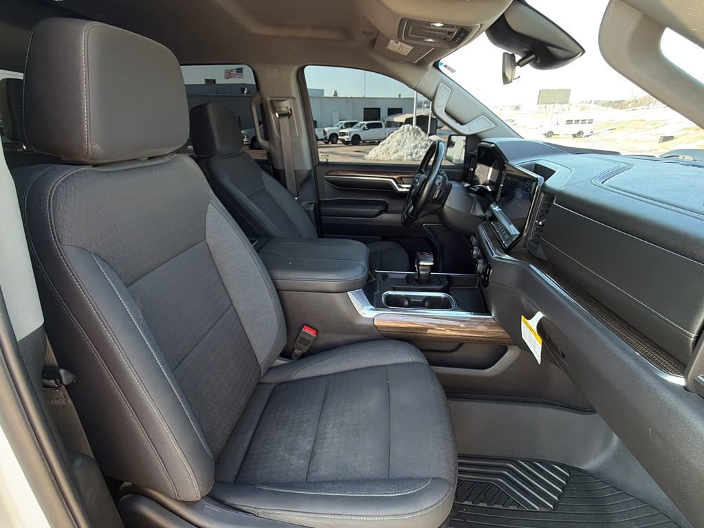 Used 2024 Chevrolet Silverado 1500 LT Trail Boss w/ Protection Package AWD/4WD image 12